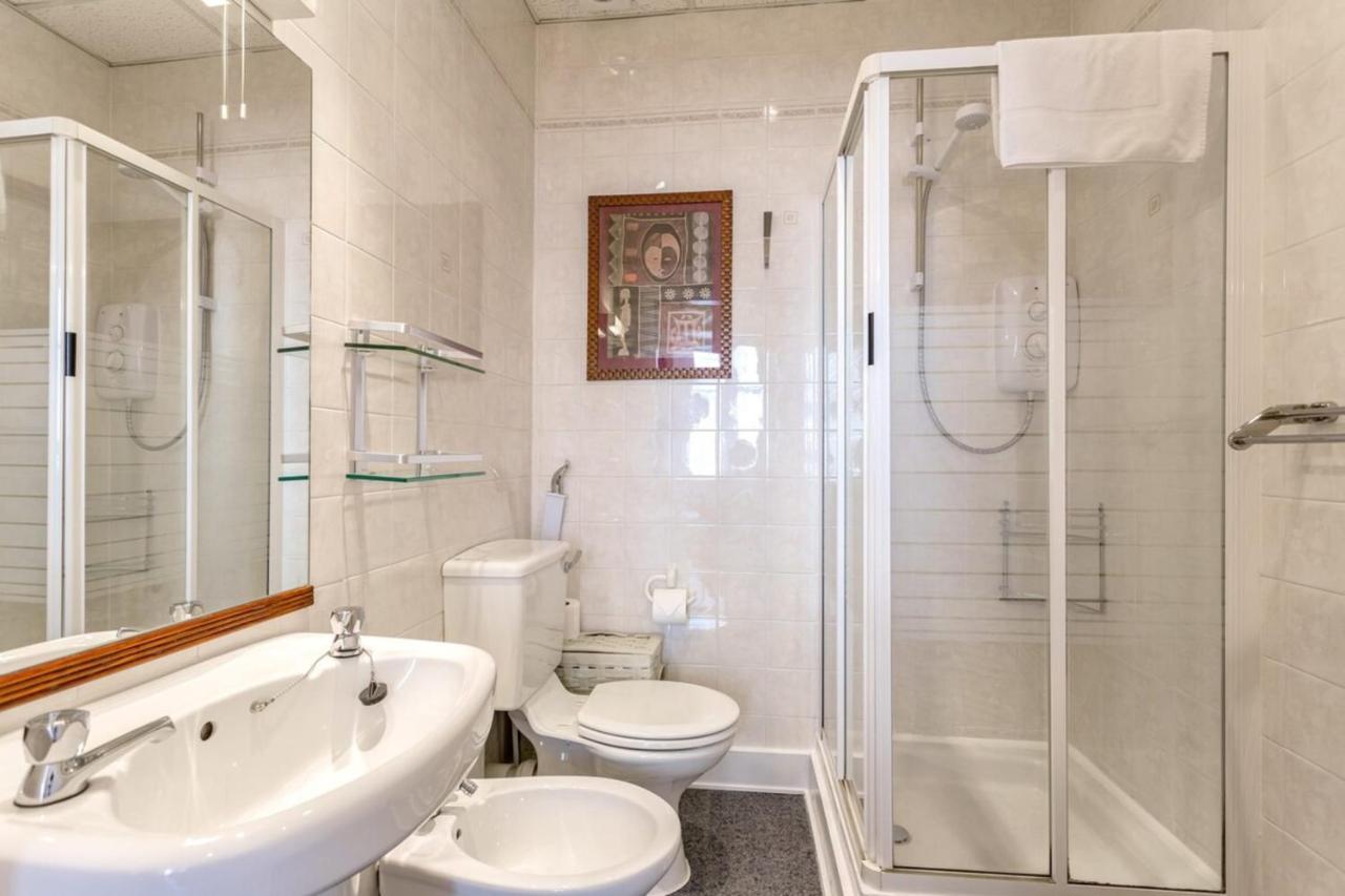 Cozy 2 Bedroom Apartment At Heart Of The Édimbourg Extérieur photo