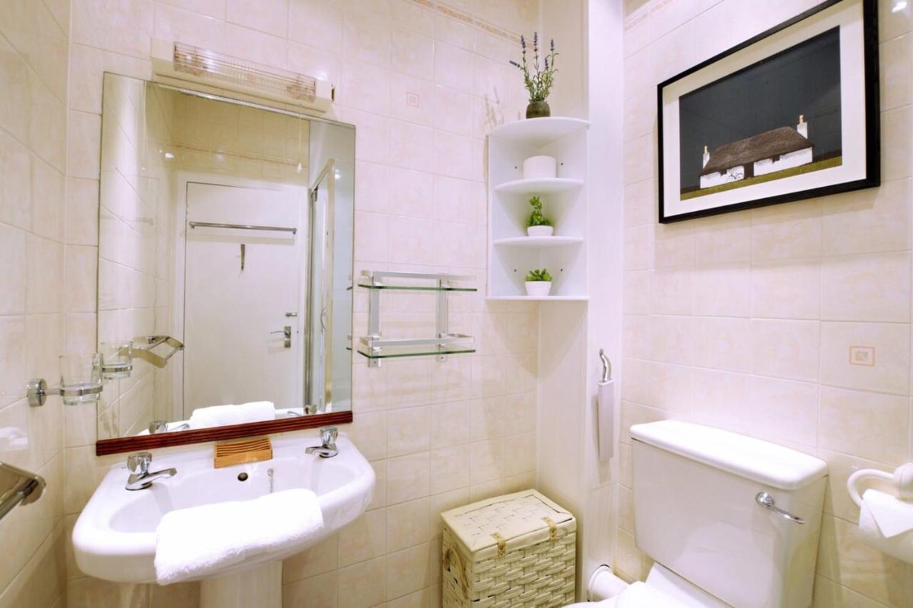 Cozy 2 Bedroom Apartment At Heart Of The Édimbourg Extérieur photo